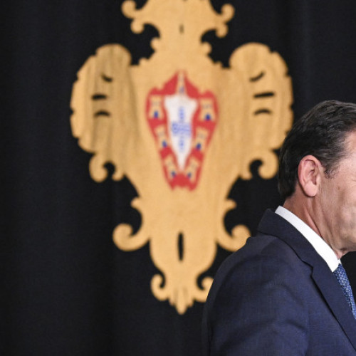 Luis Montenegro, liderul Aliantei Democratice din Portugalia, a fost desemnat din nou prim-ministru după alegerile din 18 mai, potrivit unui anunț făcut de președinția țării joi seara. Conform sursei Digi24.ro, președintele Marcelo Rebelo de Sousa l-a numit în această funcție după consultări cu partidele politice și asigurarea sprijinului parlamentar necesar pentru noul guvern.