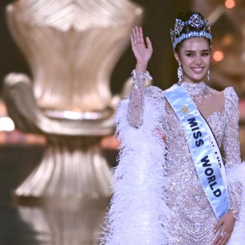 Opal Suchata Chuangsri, câștigătoarea Miss World 2025, a fost desemnată în finală în cadrul competiției desfășurate în Hyderabad, India, potrivit digi24.ro. În concursul cu 108 participante, ea s-a clasat pe primul loc, depășind concurente din alte țări, precum Etiopia și Polonia, care au ocupat locurile doi și trei. Ceremonia de premiere a avut loc după ce a primit coroana de la Krystyna Pyszkova, fostul câștigător al acestei competiții.