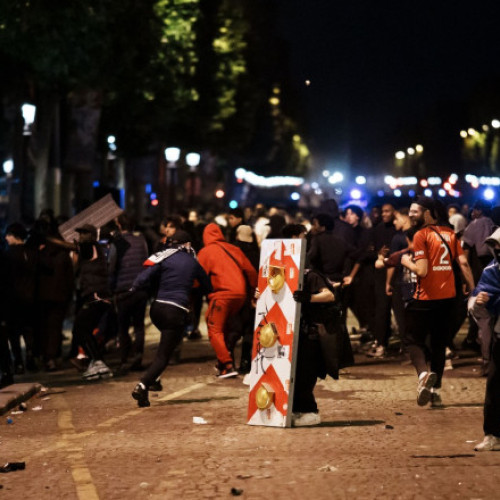 Peste 500 de persoane arestate în timpul festivităților de la Paris, după finala Ligii Campionilor