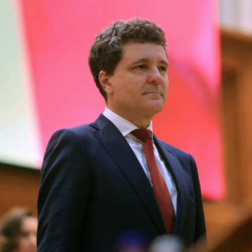 Nicusor Dan, președintele României, a transmis miercuri un mesaj de felicitare către noul președinte ales al Poloniei, Karol Nawrocki, notează digi24.ro. În mesajul său, acesta a afirmat că așteaptă cu nerăbdare să colaboreze pentru a întări și mai mult Parteneriatul Strategic dintre cele două țări.