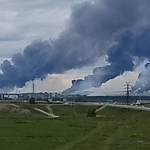 Imagini din satelit dezvăluie daune semnificative la bazele aeriene ruse, la scurt timp după un atac cu drone efectuat de Ucraina în weekend, relatează digi24.ro. Potrivit unor analize ale experților, mai multe bombardiere strategice au fost distruse sau grav avariate în urma atacului.
