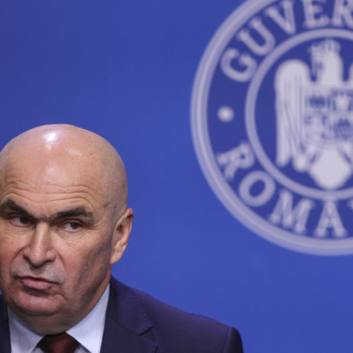 Premierul Ilie Bolojan spune că concedierile din administrația publică pot aduce locuri de muncă în privat