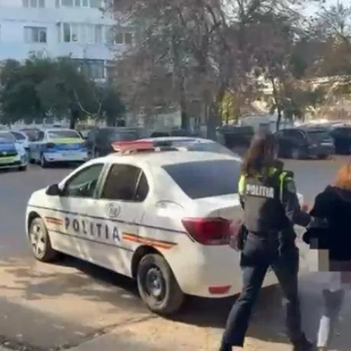 Bărbat din Craiova înșelat în tranzacția pentru un telefon mobil