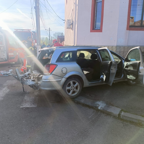 Accident cu patru victime la Segarcea: două inconstiente și două constiente. Intervenția elicopterului SMURD