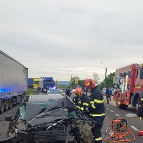 Tragedie în Mehedinți: Tânără răpusă în accidentul rutier de la Ciochiuța. Șofera de 19 ani a intrat în coliziune cu un TIR pe DN 6.