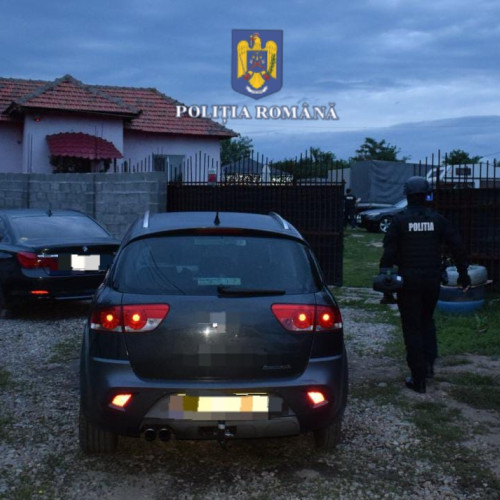 Percheziții în Mehedinți: Bunuri și bani ascunși sub podeaua unei case au fost furate de suspecți reținuți și aduși în fața instanței locale.